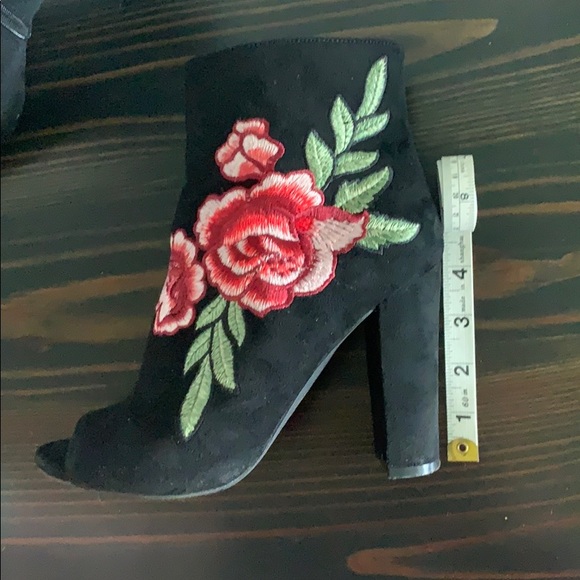 Open Toe Floral Booties - Picture 6 of 6